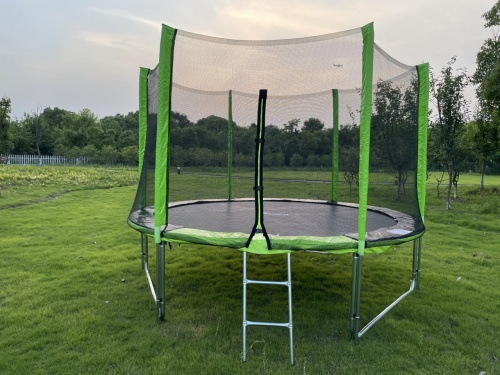 Батут FunFit 8 FT 252 см PRO зеленый фото 3 Батут FunFit 8 FT 252 см PRO зеленый фото 3